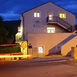 Bacan Serviced Appartement