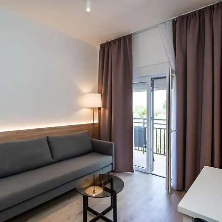 Bacan Serviced Apartmán