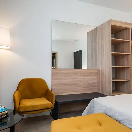 Bacan Serviced Apartmán