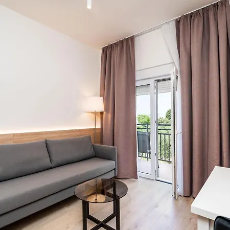 Bacan Serviced Apartmán