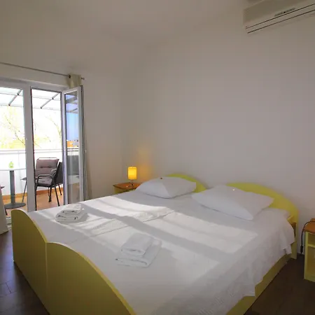 Bacan Serviced 아파트