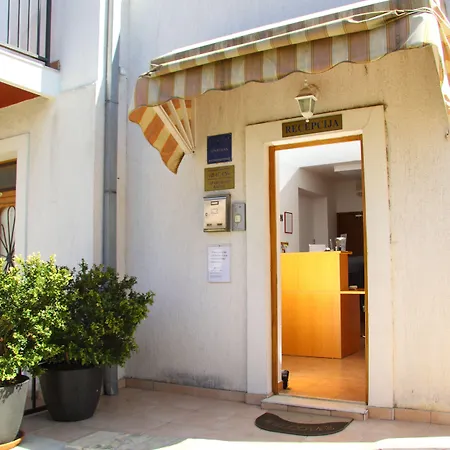 Bacan Serviced Apartmán