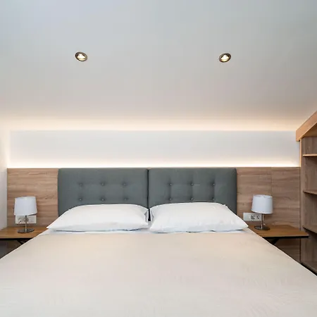 Bacan Serviced Apartmán *