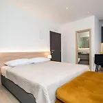 Bacan Serviced